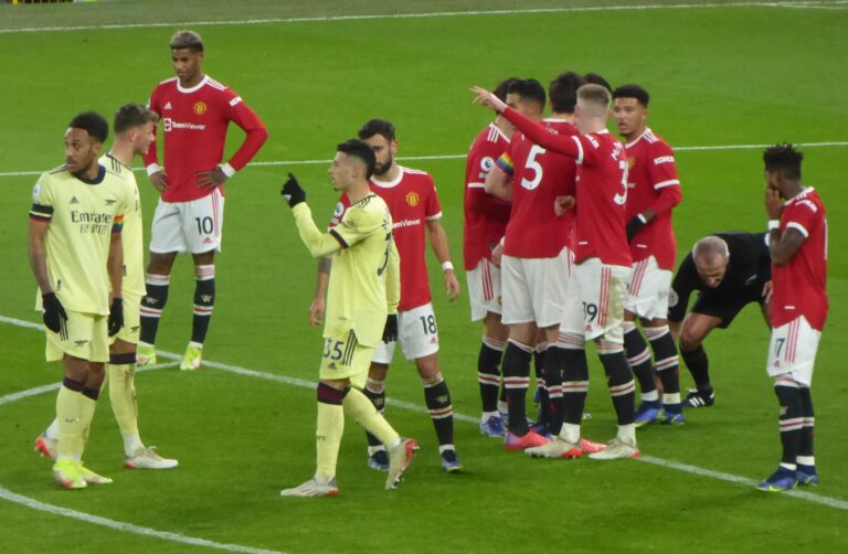 Manchester_United_v_Arsenal,_2_December_2021_(21)