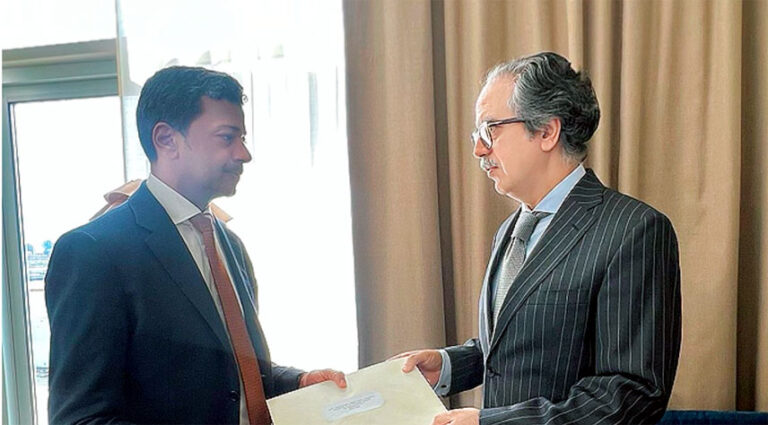 16733181561776965232